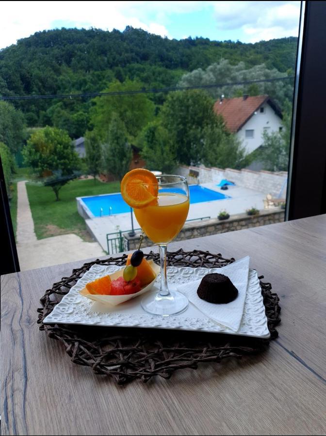 Hotel Lohovo Bihać Buitenkant foto